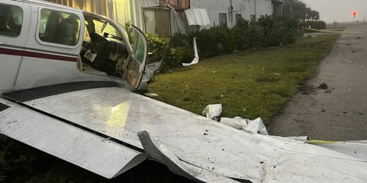 Plane out of Naples Airport makes emergency landing