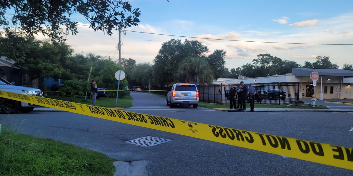 Coverage image for: Both victims die after Bradenton shooting
